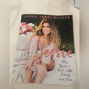 Just Jessie — Jessie James Decker Book
